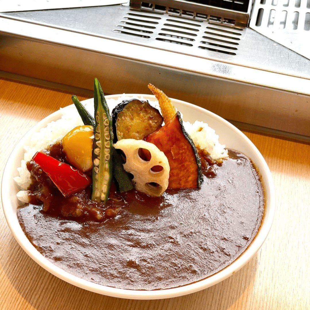 サイドメニューも充実!カレーやデザートも食べ放題!